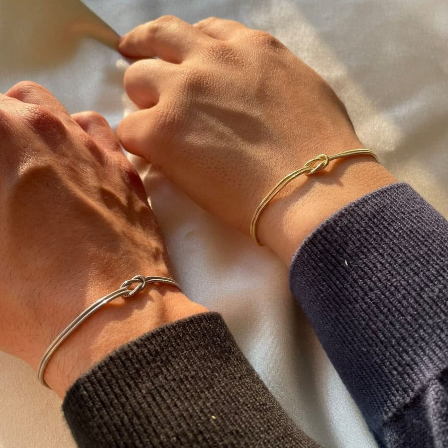 Novaria - Love Knot Bracelet