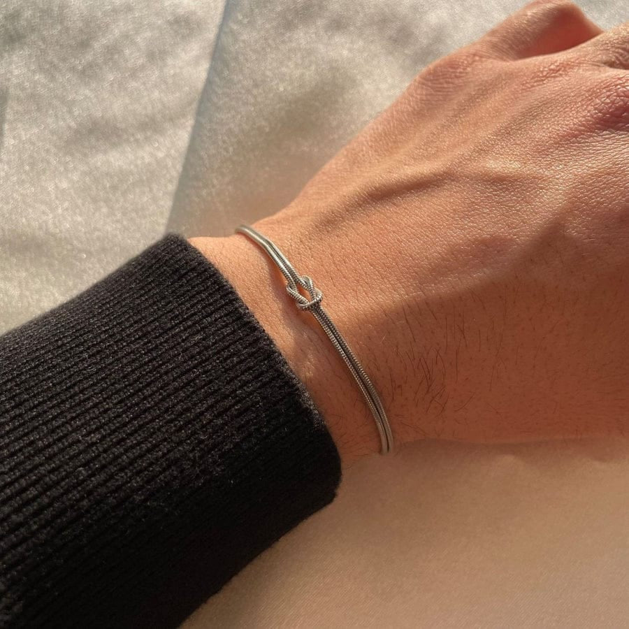 Novaria - Love Knot Bracelet