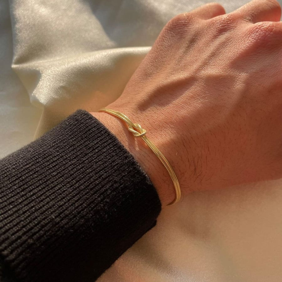 Novaria - Love Knot Bracelet