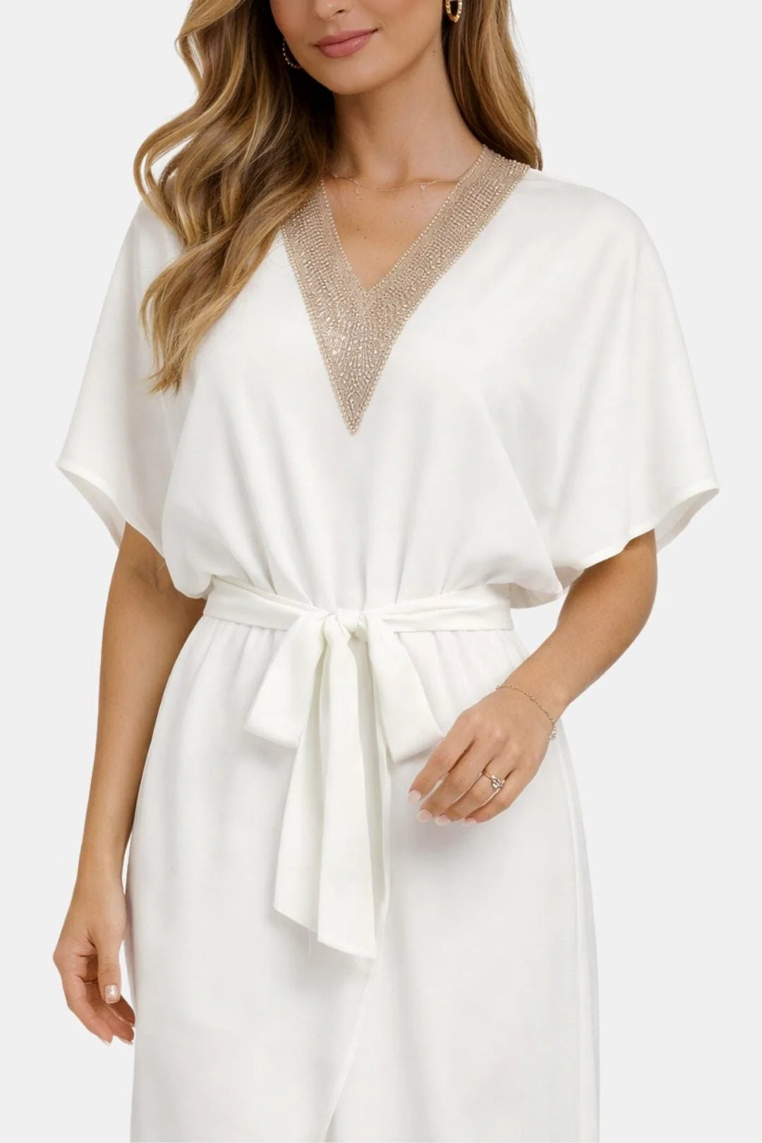 Pinky - Chic White V-Neck Midi Dress